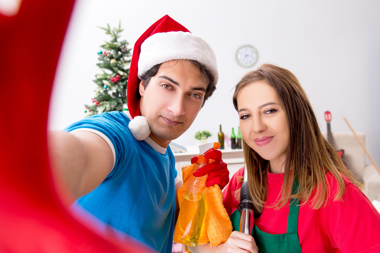 Hiring a Professional Cleaning Service for Post-holiday Cleanup